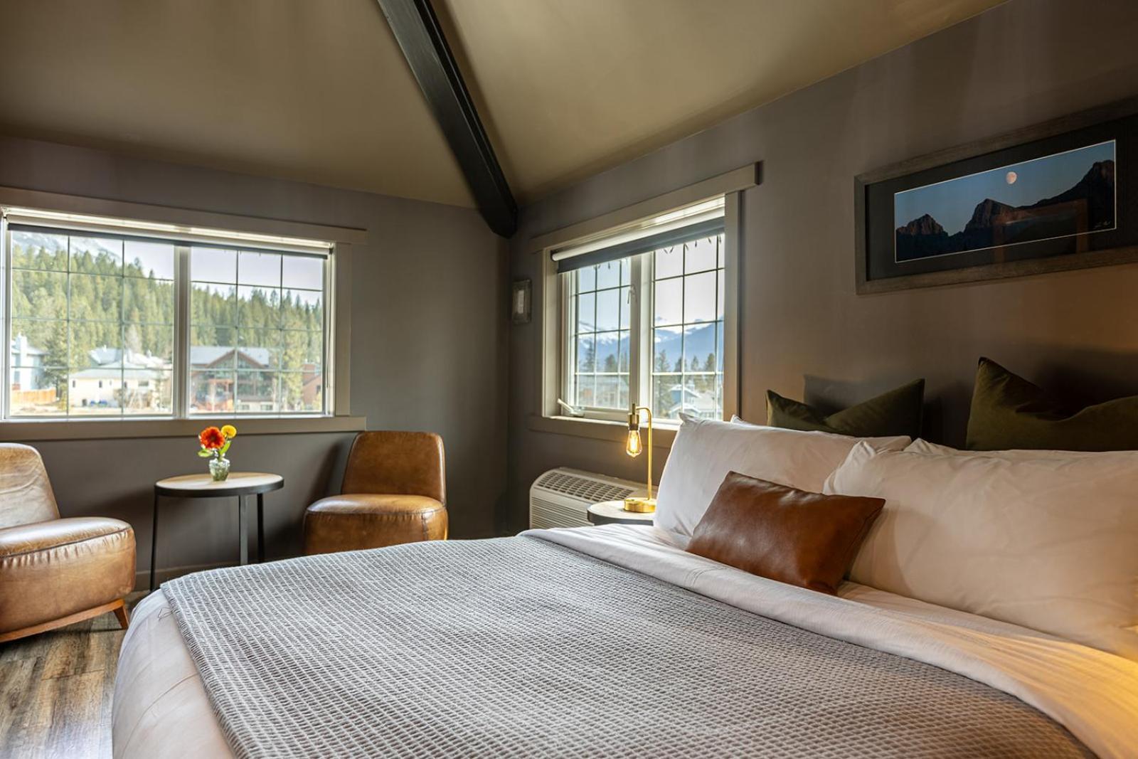 Creekside Villa Канмор Екстериор снимка