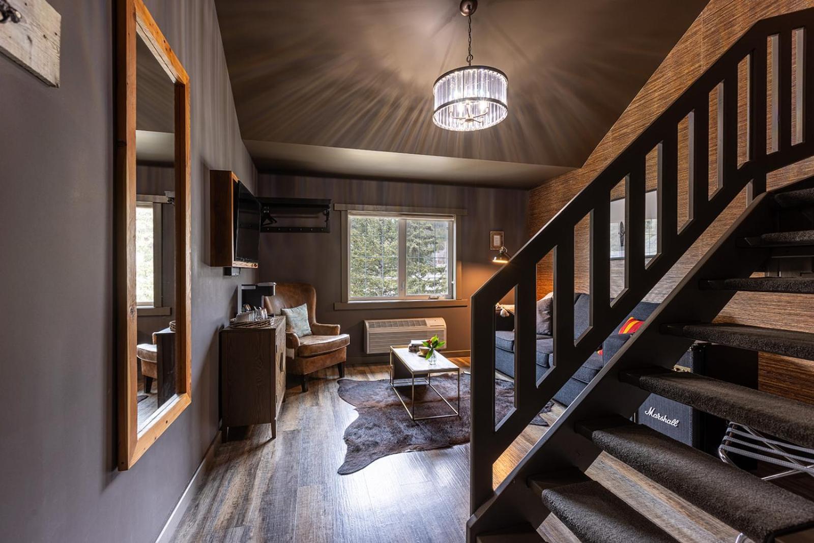Creekside Villa Канмор Екстериор снимка