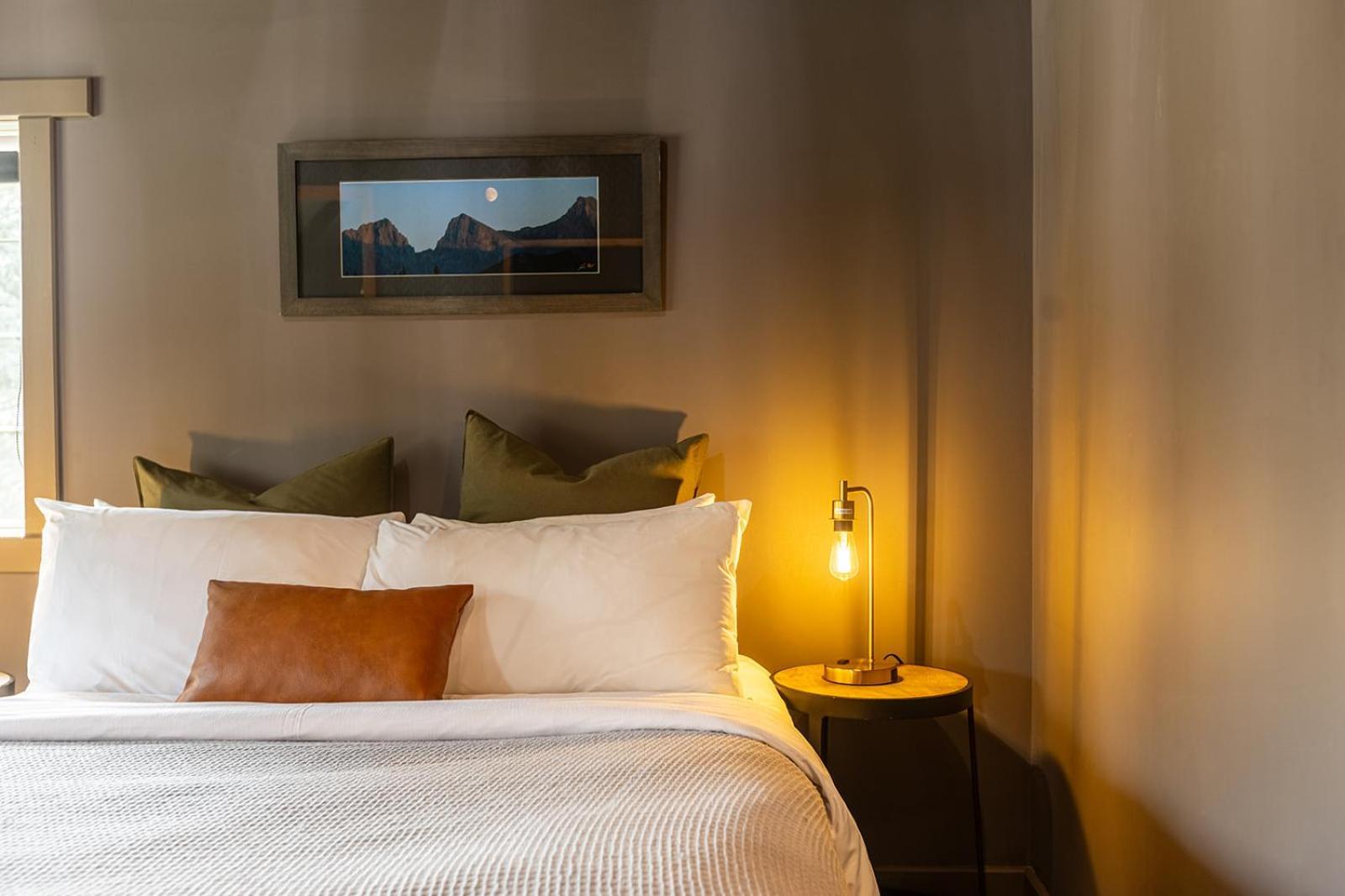 Creekside Villa Канмор Екстериор снимка